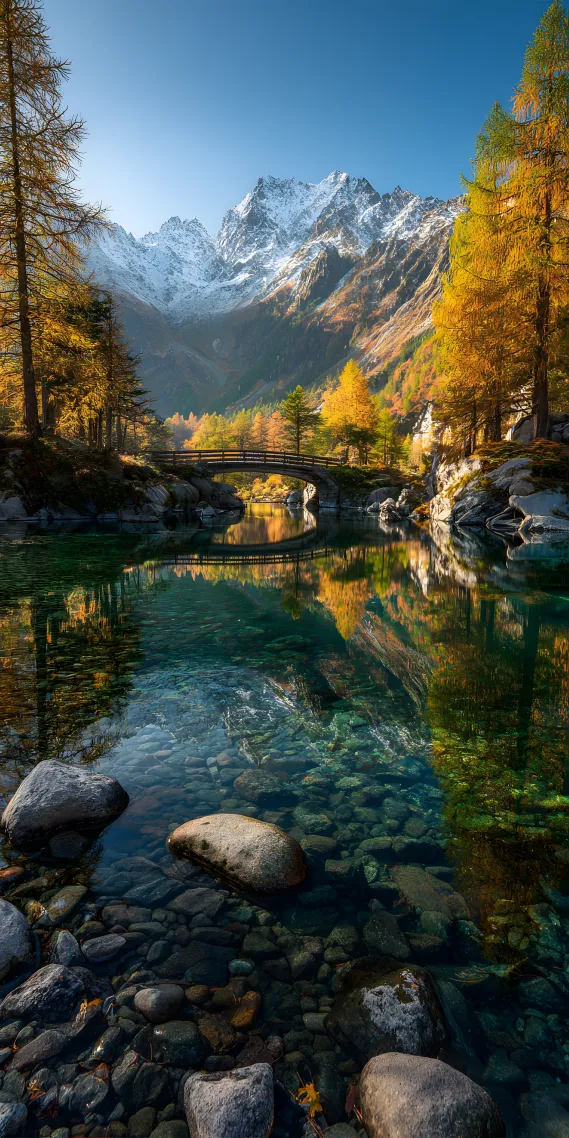 秋日山湖 ，镜中仙境