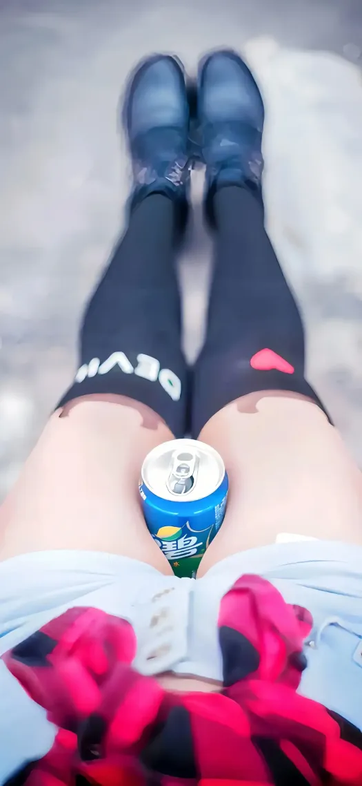 穿襪子的美少女