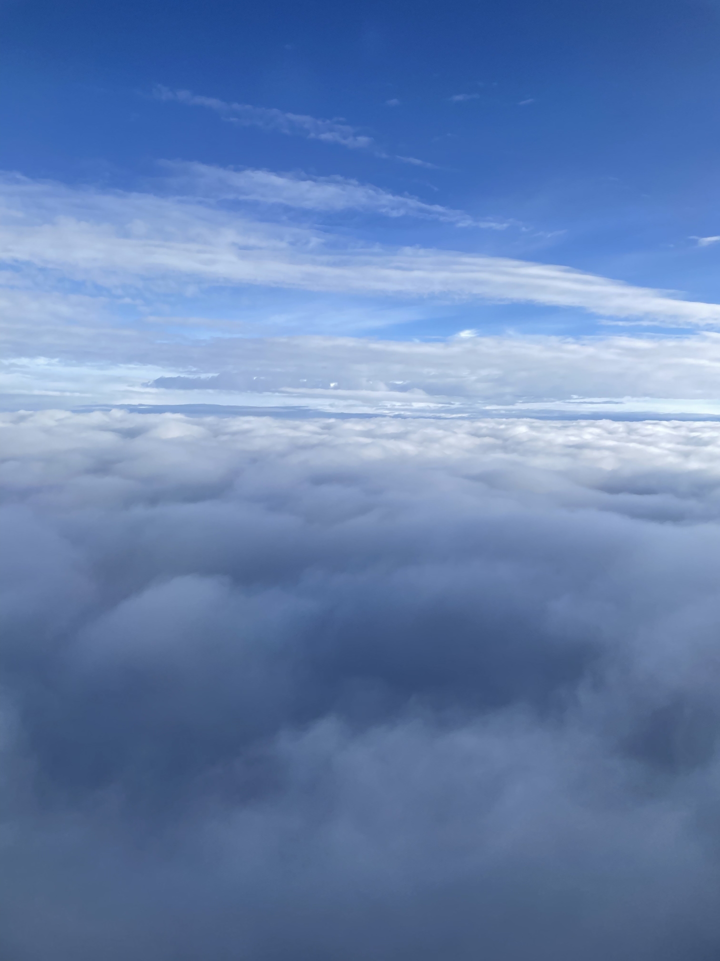 飛機上的雲端
