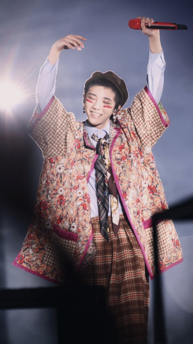 微信桌面壁紙華晨宇2019年演唱會