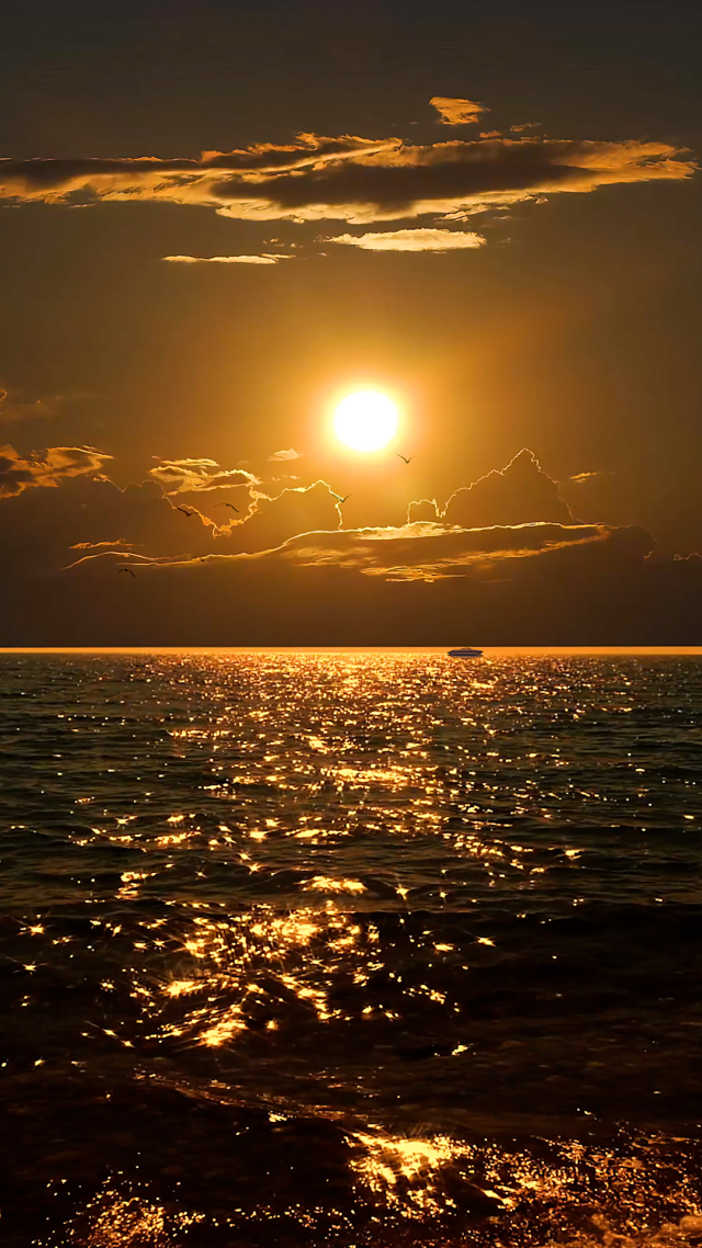 夕阳下的海面