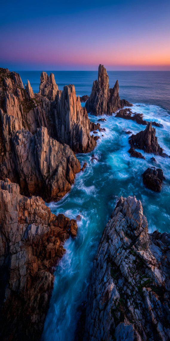暮色海岸 ，岩涛交响