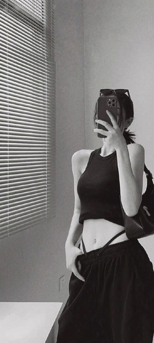 黑白系辣妹