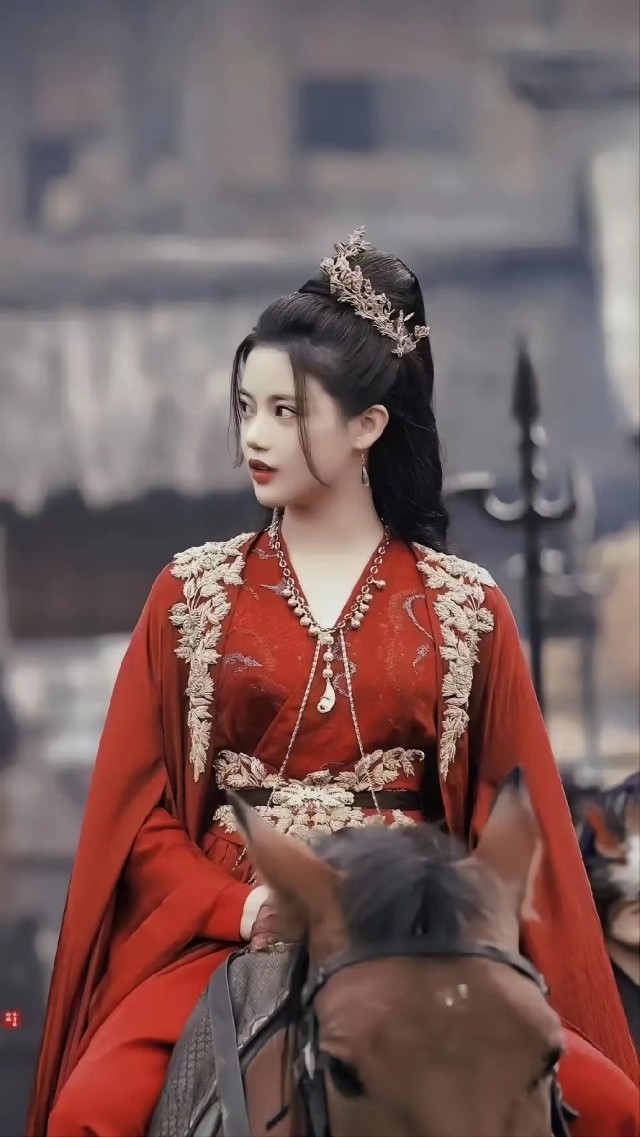 翩然
