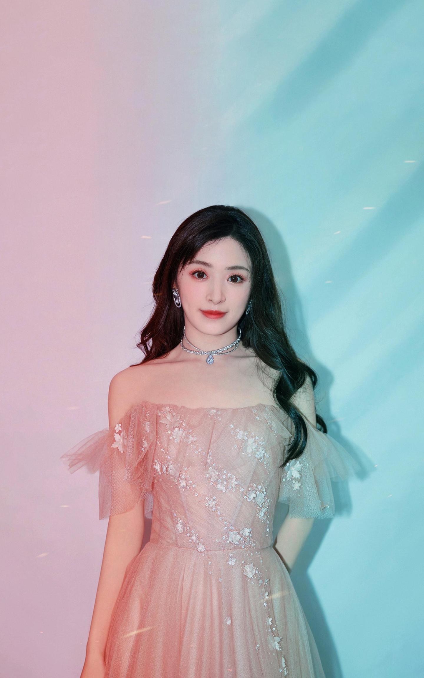 *美女*